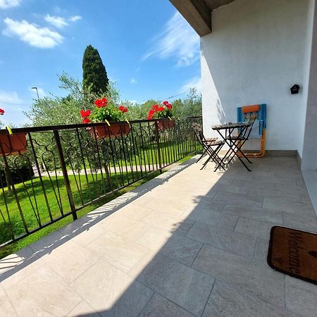 Villa Dolcitalia Tra Gardaland E Le Terme Di Cola Lazise Exterior foto