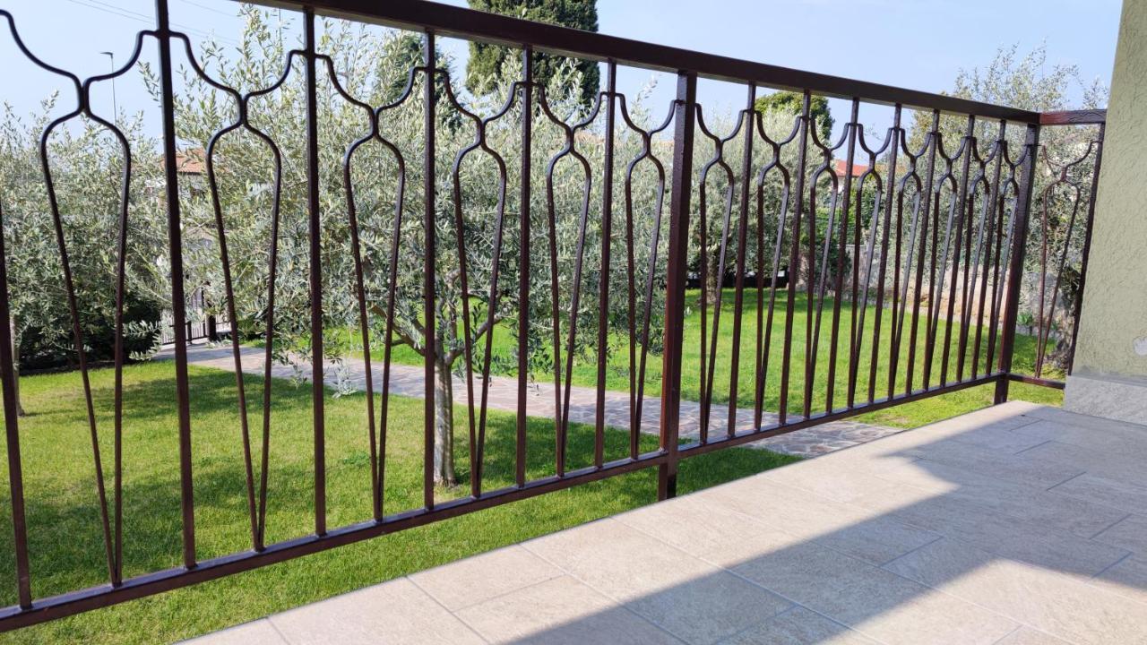Villa Dolcitalia Tra Gardaland E Le Terme Di Cola Lazise Exterior foto