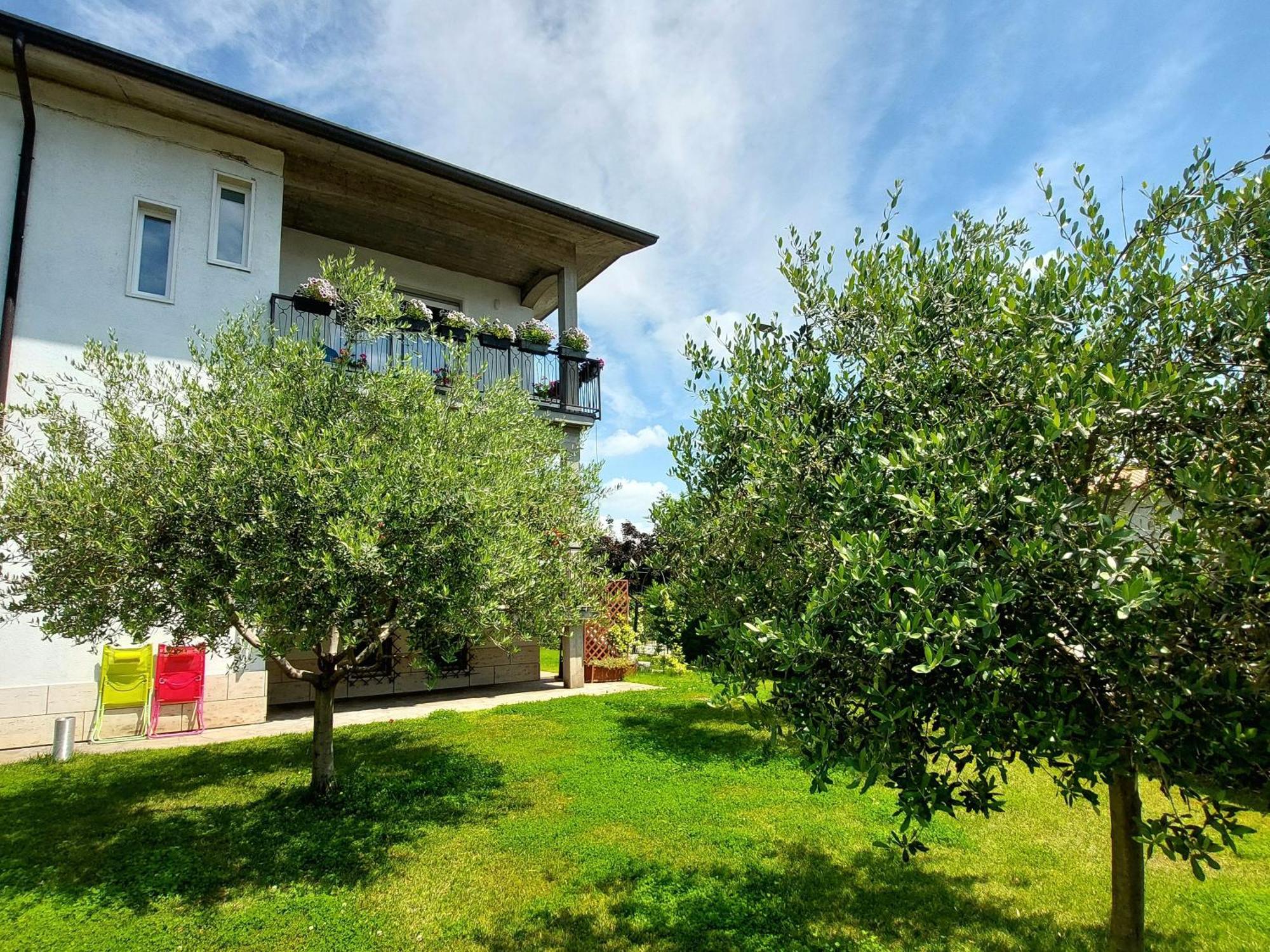 Villa Dolcitalia Tra Gardaland E Le Terme Di Cola Lazise Exterior foto